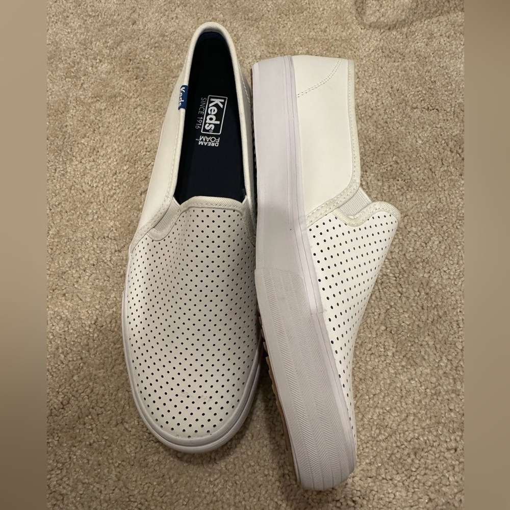 Keds Double Decker Perf Leather Women White 10 NEW - Picture 2 of 4